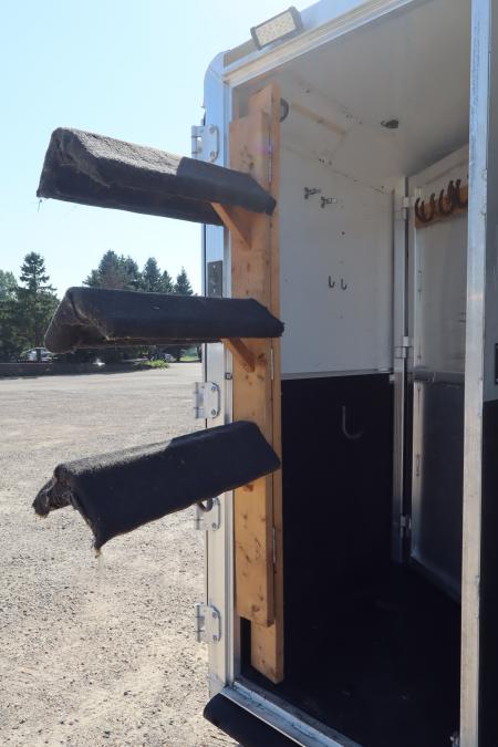 Used 2004 Exiss Trailers 4 Horse GN Trailer