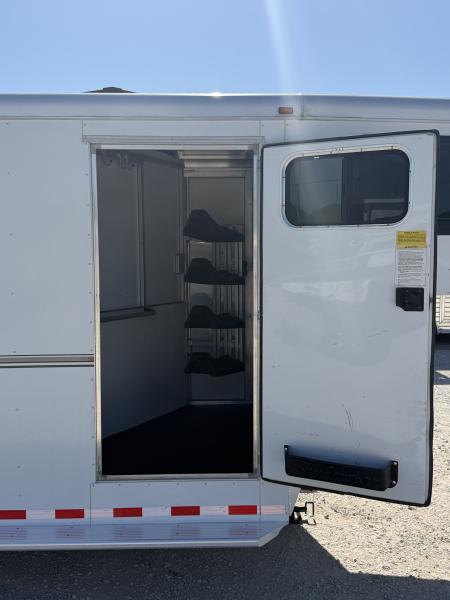 Used 2012 Sundowner 6 Horse Gooseneck Horse Trailer