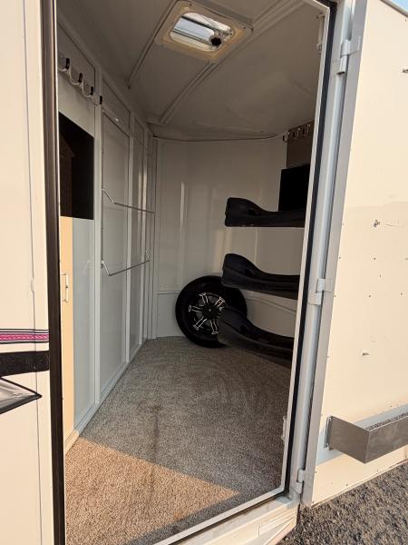 Used 2025 Titan Trailer 2H BP Horse Trailer
