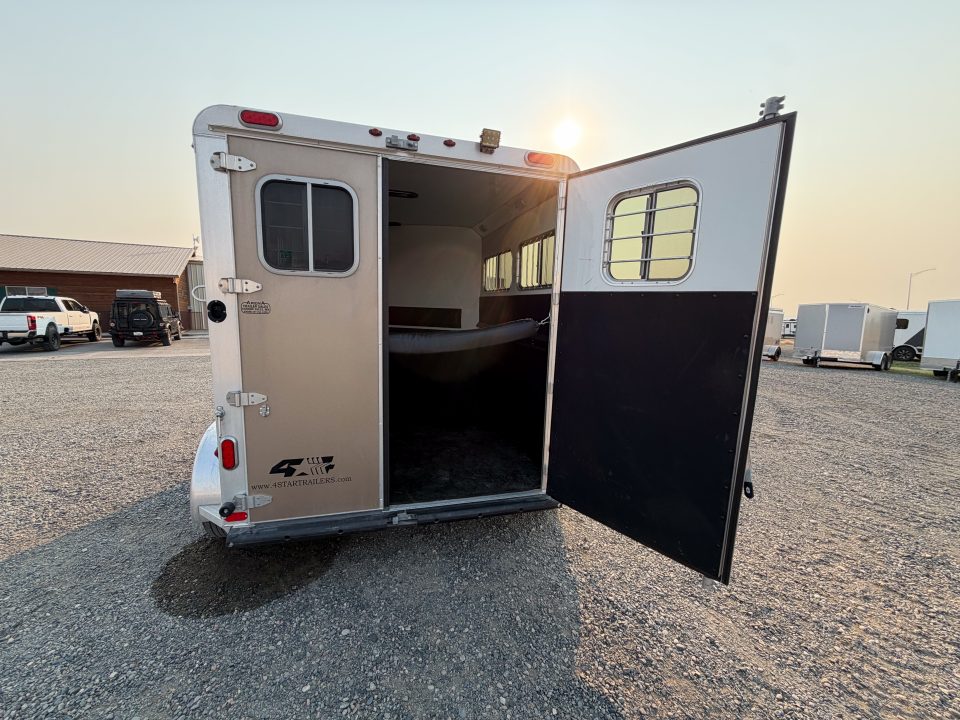 2022 Horse Livestock Trailer photo 5