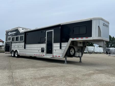 Used 2020 Cimarron Trailers Norstar 4 Horse Side Load LQ Horse Trailer
