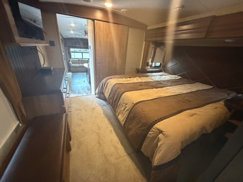 Used 2016 Keystone RV MONTANA Fifth Wheel