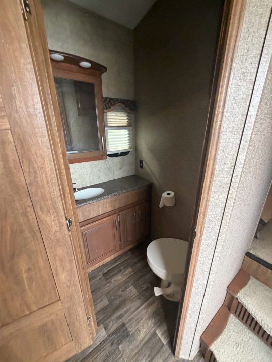 Used 2016 Keystone RV MONTANA Fifth Wheel