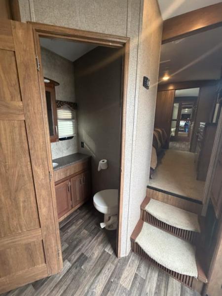 Used 2016 Keystone RV MONTANA Fifth Wheel