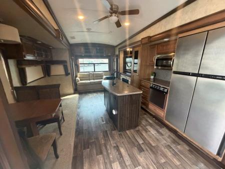 Used 2016 Keystone RV MONTANA Fifth Wheel