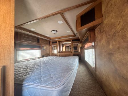 Used 2014 Lakota 3H LQ Horse Trailer