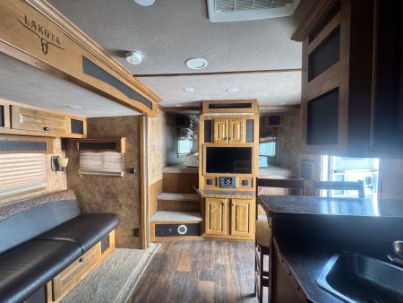 Used 2014 Lakota 3H LQ Horse Trailer
