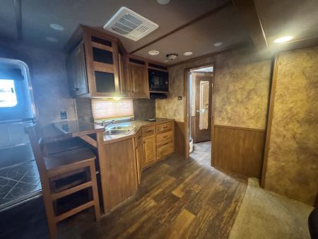 Used 2014 Lakota 3H LQ Horse Trailer