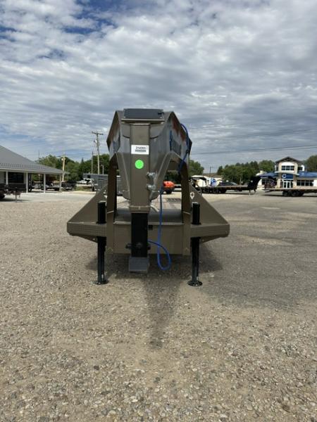 New 2026 Diamond C 35' Flatbed FMAX