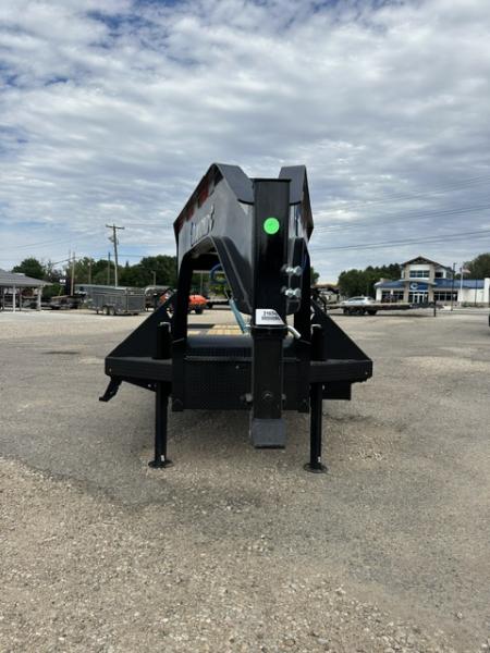 New 2026 Diamond C 32' FMAX Flatbed