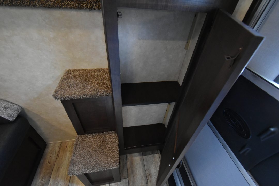 Used 2019 Bison Trailers Trailhand 7311 Horse Trailer
