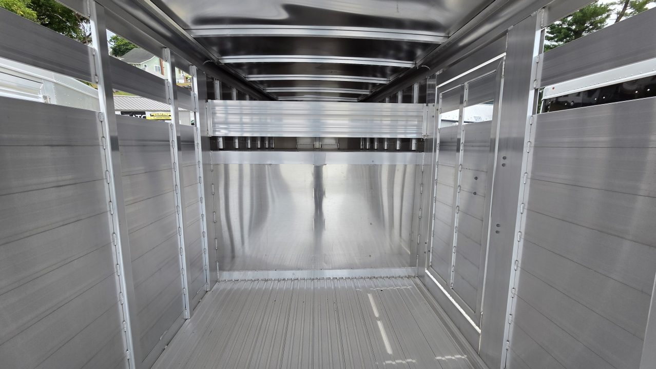 New 2026 Featherlite Trailers 8117 GN 6'7"X16TA Stock / Stock Combo Trailer