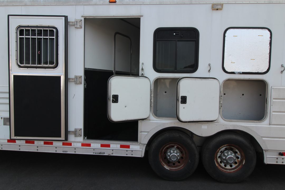 Used 2003 Kiefer Manufacturing Genesis X-E103 8310 Horse Trailer