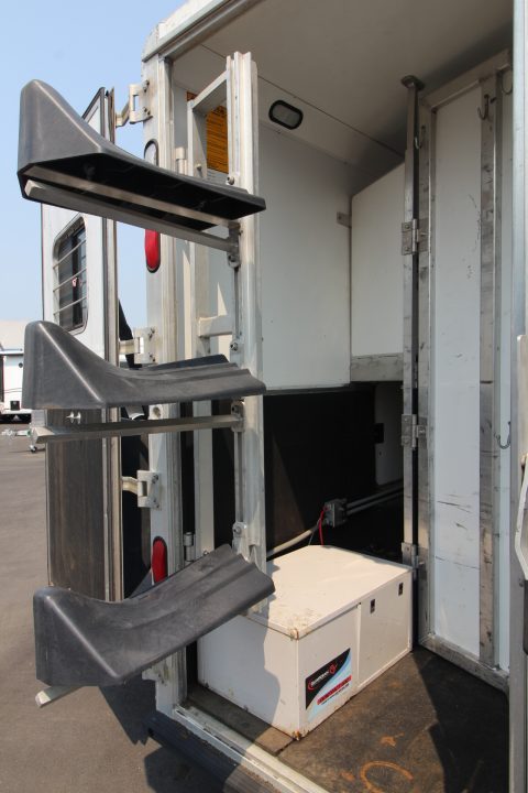 Used 2003 Kiefer Manufacturing Genesis X-E103 8310 Horse Trailer
