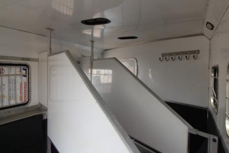 Used 2003 Kiefer Manufacturing Genesis X-E103 8310 Horse Trailer