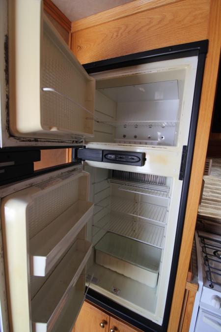 Used 2003 Kiefer Manufacturing Genesis X-E103 8310 Horse Trailer