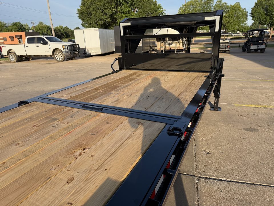 New #038289 2027 DIAMOND T HDSKP1408TDGN 24 X 83 TANDEM AXLE 14K GOOSENECK TILT DECK TRAILER