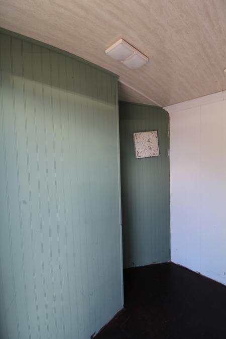 Used 2006 Classic Aluminum - Side Tack - Lined and Insulated Dressing Room - Side tack - 3 Horse Trailer