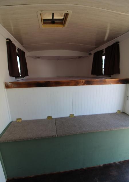 Used 2006 Classic Aluminum - Side Tack - Lined and Insulated Dressing Room - Side tack - 3 Horse Trailer