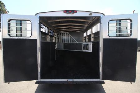 Used 2006 Classic Aluminum - Side Tack - Lined and Insulated Dressing Room - Side tack - 3 Horse Trailer