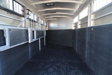 Used 2006 Classic Aluminum - Side Tack - Lined and Insulated Dressing Room - Side tack - 3 Horse Trailer