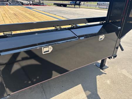 New #038348 2027 DIAMOND T SWF 32 X 102 TANDEM AXLE 14K FLATBED GOOSENECK W/ MAXX RAMPS