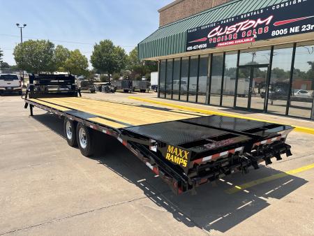 New #038348 2027 DIAMOND T SWF 32 X 102 TANDEM AXLE 14K FLATBED GOOSENECK W/ MAXX RAMPS