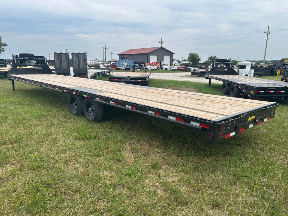 New 2027 Big Tex 102x40 Tandem 15.9K GN Straight Deck w/ Slide In Ramps & Ratchet Rail