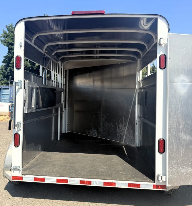 Used 2024 Maverick 2H Horse Trailer