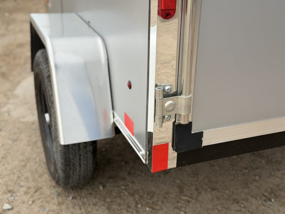 New 2027 Cross Trailers 4-6-1V Enclosed Barn door 2K GVWR