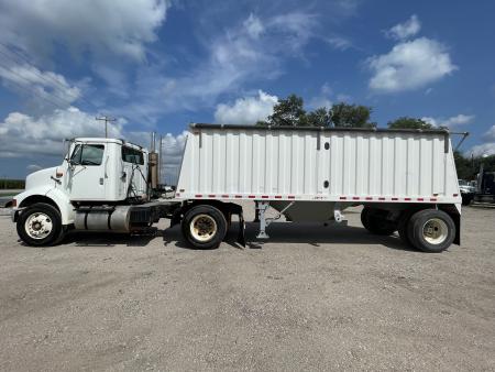 Used 1999 International 8000 Series Truck w/ 2009 Jet Co. 22' Grain Trailer