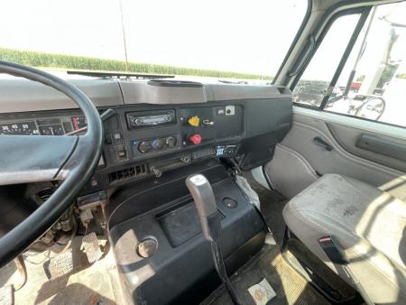 Used 1999 International 8000 Series Truck w/ 2009 Jet Co. 22' Grain Trailer