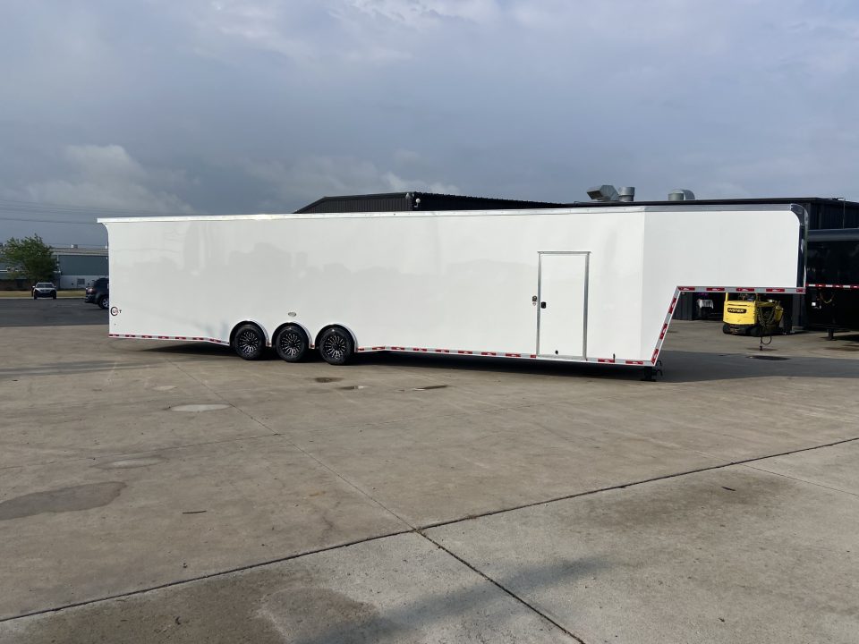 New United UXGN-8.5X46Car Trailer