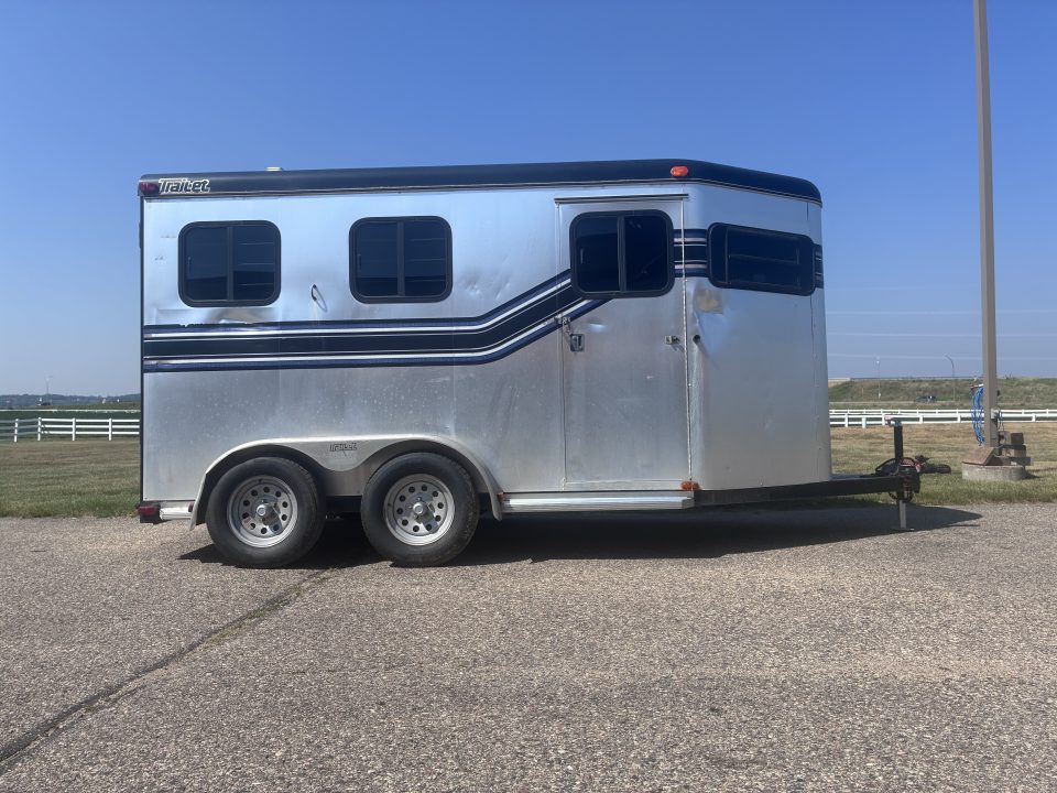 Used 1999 Trail-ET 2H Slant Load BP Horse Trailer