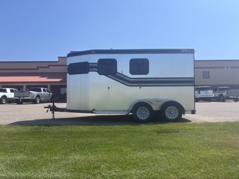 Used 1999 Trail-ET 2H Slant Load BP Horse Trailer