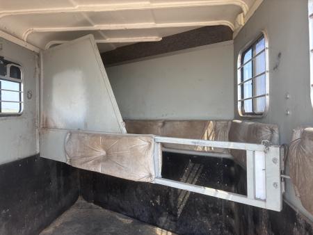 Used 1999 Trail-ET 2H Slant Load BP Horse Trailer