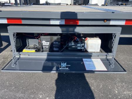 New Lamar Trailers Deckover Tilt 102" X 24'