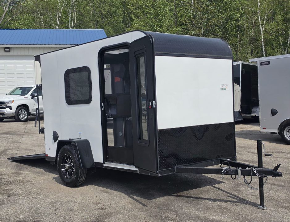 New 5.5 X 10 TENT TRAILER ENCLOSED FOLD OUT BUNK REAR RAMP DOOR 2027 CARGO MATE