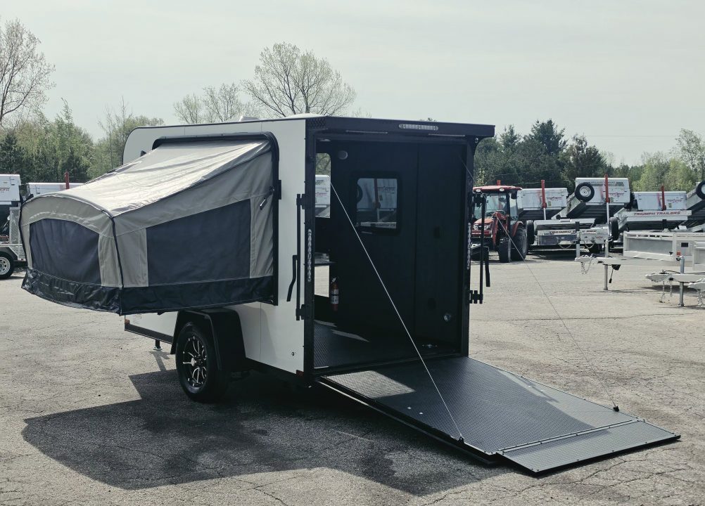 New 5.5 X 10 TENT TRAILER ENCLOSED FOLD OUT BUNK REAR RAMP DOOR 2027 CARGO MATE