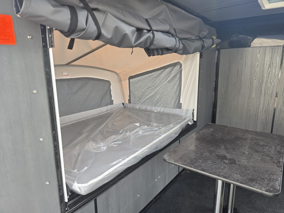 New 5.5 X 10 TENT TRAILER ENCLOSED FOLD OUT BUNK REAR RAMP DOOR 2027 CARGO MATE