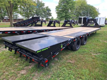 New 2027 Load Trail 102x32 Gooseneck Trailer W/ Max Ramps