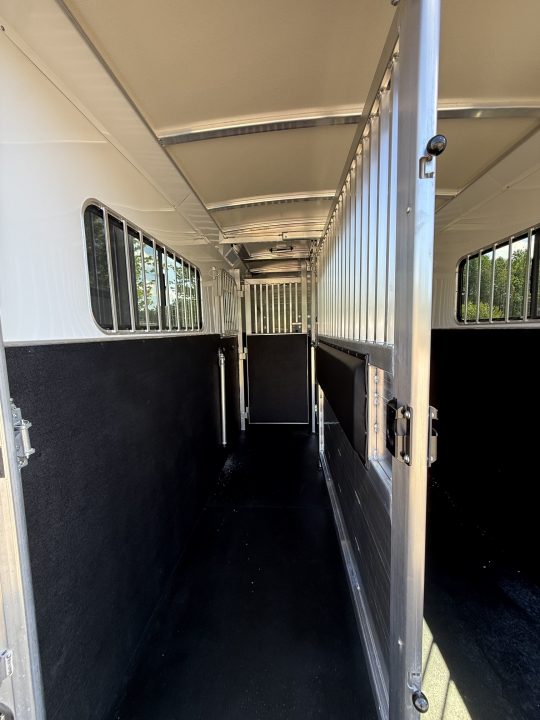New 2027 Cimarron Trailers Norstar 2+1 Warmblood Horse Trailer