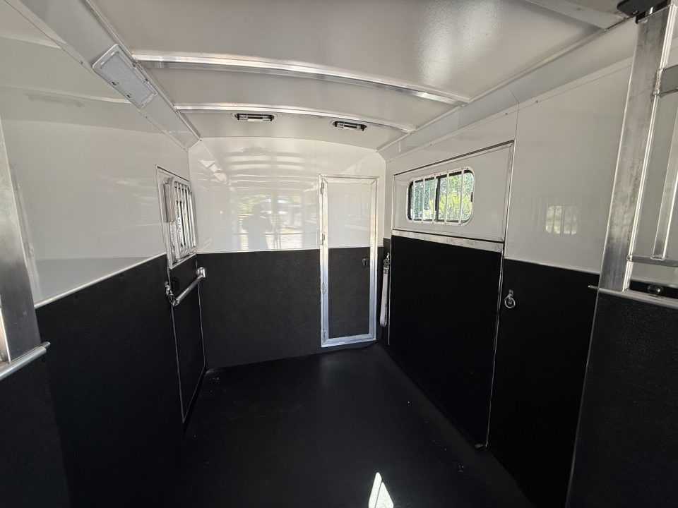 New 2027 Cimarron Trailers Norstar 2+1 Warmblood Horse Trailer