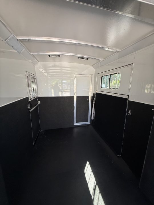 New 2027 Cimarron Trailers Norstar 2+1 Warmblood Horse Trailer