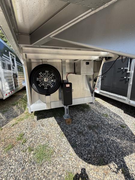 New 2027 Cimarron Trailers Norstar 2+1 Warmblood Horse Trailer