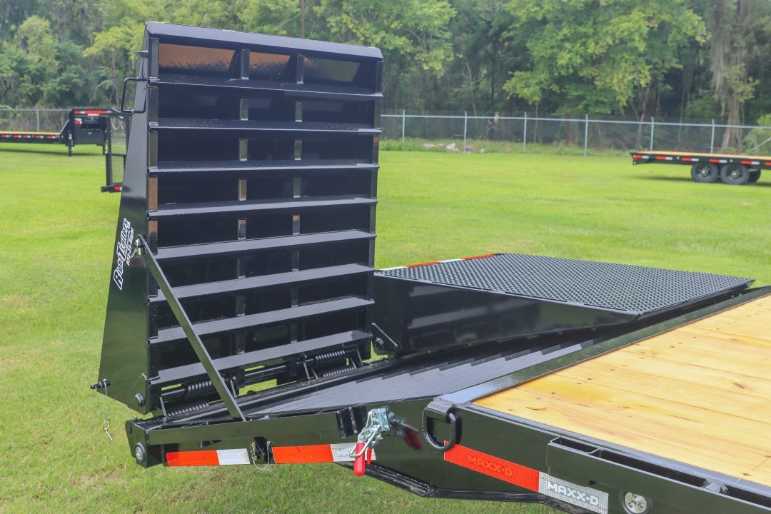 New 2027 8.5X40 MAXX-D GOOSENECK EQUIPMENT TRAILER