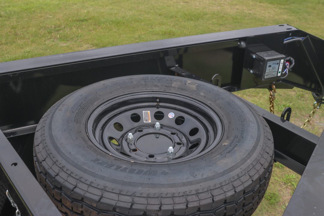 New 2027 8.5X40 MAXX-D GOOSENECK EQUIPMENT TRAILER