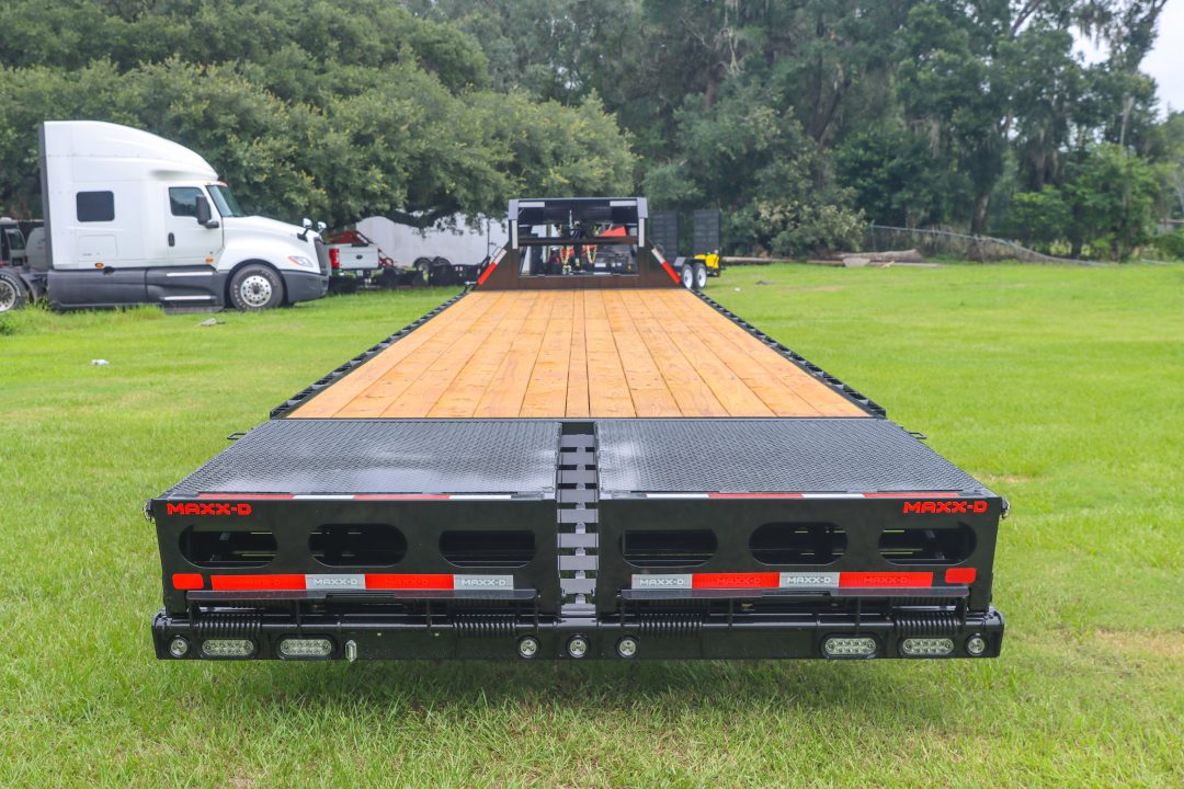 New 2027 8.5X40 MAXX-D GOOSENECK EQUIPMENT TRAILER