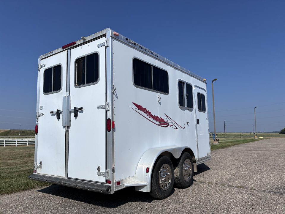 Used 2005 Featherlite Trailers 2H Straight Load BP Horse Trailer