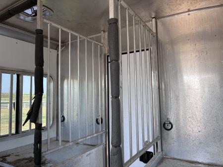 Used 2005 Featherlite Trailers 2H Straight Load BP Horse Trailer